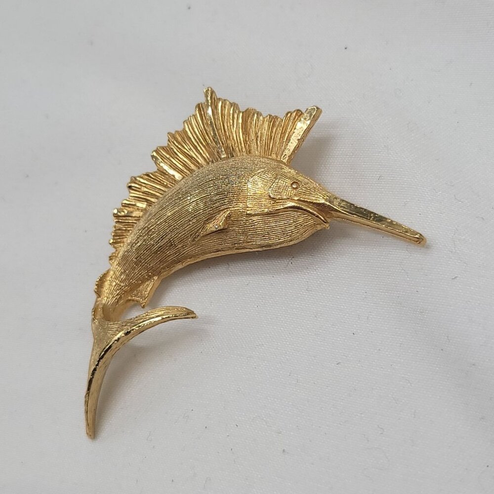 Vintage Gold-Tone Sailfish Brooch Pin Nautical Theme Jewelry Gift 2" - Picture 7 of 10